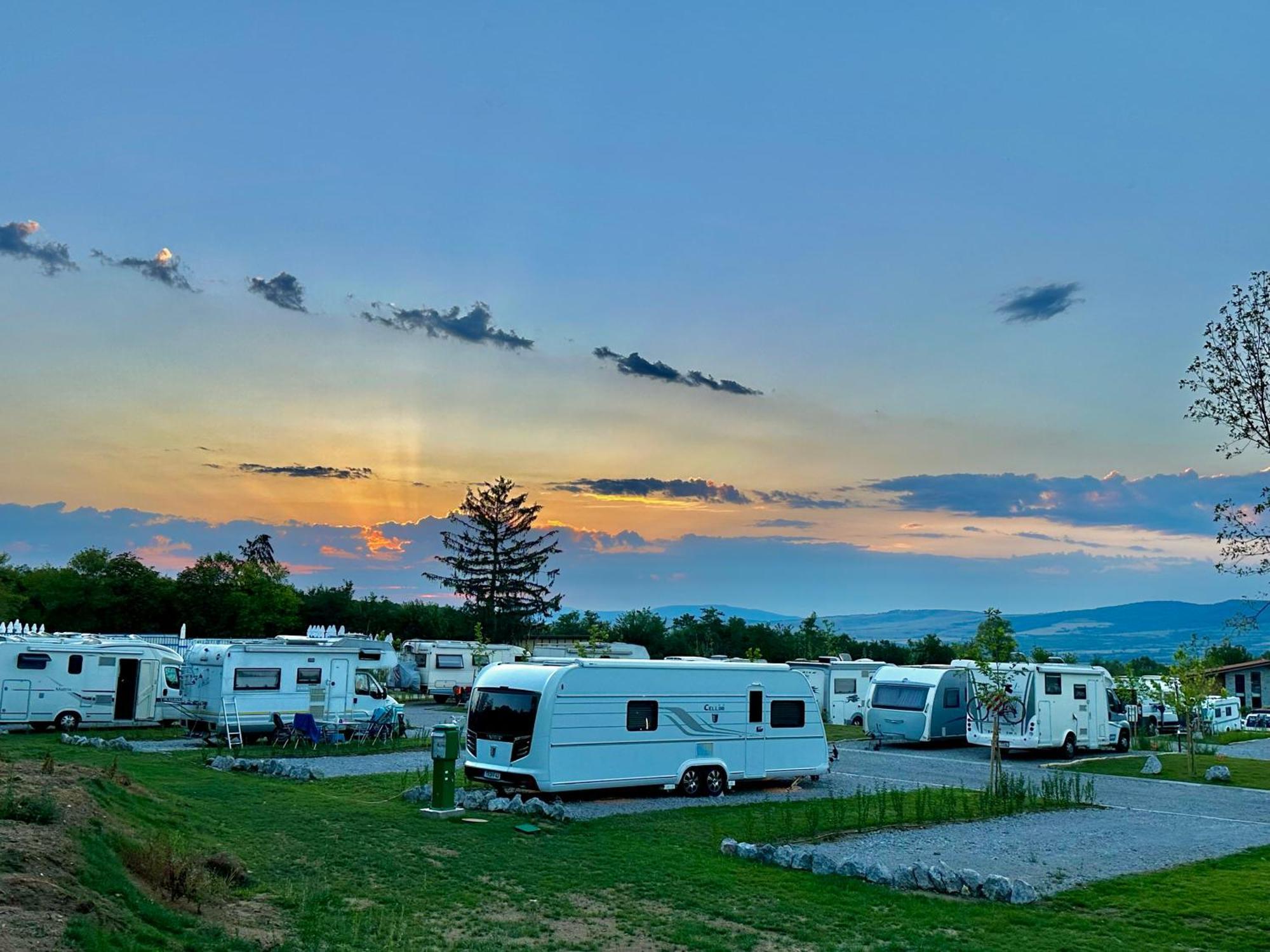 7 Lakes Camping Sapareva Banya Exterior foto